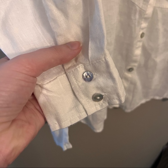 Tahari White Linen Tunic Button Down Blouse Top Classic Closet Staple Capsule - Picture 9 of 12